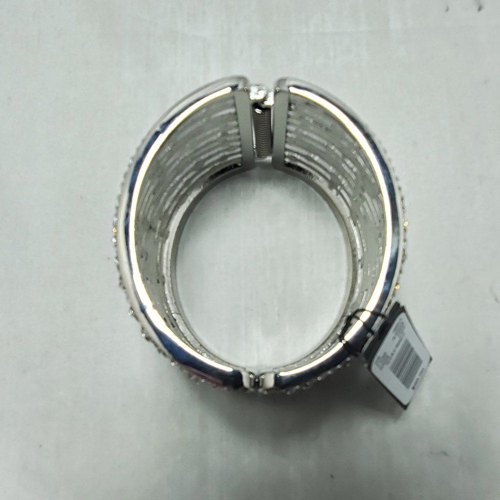 Cache rhinestone silver hinged metal bangle bracelet - Picture 7 of 9
